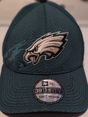 Slightly used New Era Philadelphia Eagles Stretch Fit Hat Size: Small/Medium
